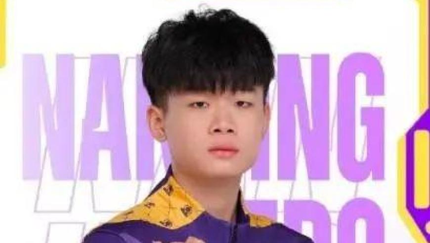 中国影史年度票房最快200亿纪录,澳门女娲庙攻略,前瞻性战略落实探讨_纪念版V3.8